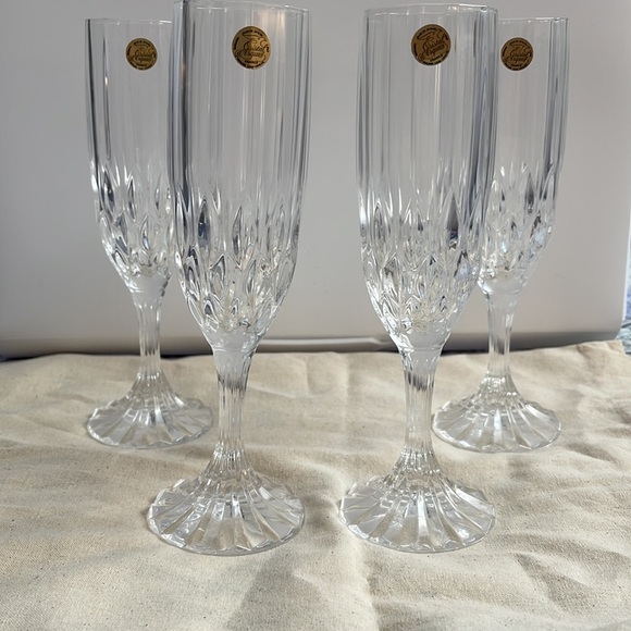 Cristal d Arques Other - Beautiful Cristal d Arques Bretagne champagne flutes!  Set of four with box!